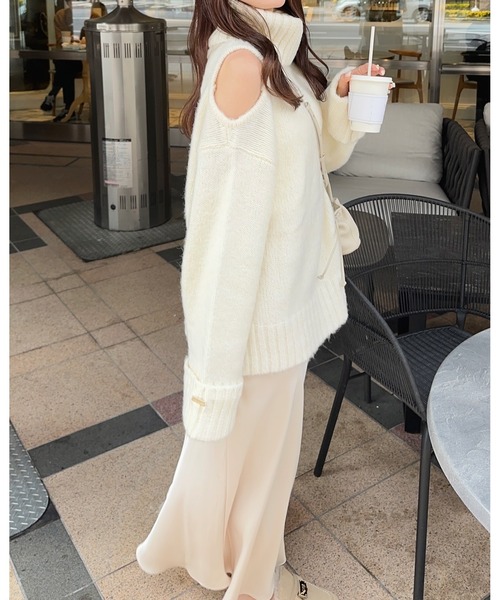 Ogue.（オグ）の「[ Ogue. ] インナー付き / turtleneck fluffy azato knit （タートルネックあざとニット）（ニット/セーター・レディース・ホワイト/ベビーピンク・FREE）」の5枚目の写真