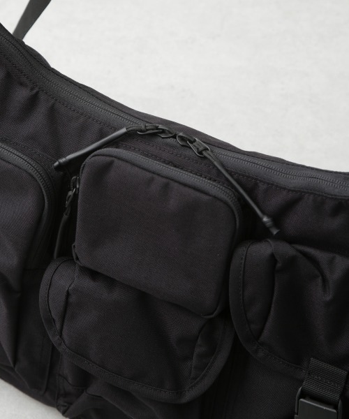 BAICYCLON by Bagjack（バイシクロン バイ バグジャック）の「BAICYCLON by Bagjack/MULTI POCKETS SHOULDER BAG L（ショルダーバッグ・メンズ・ブラック・FREE）」の8枚目の写真