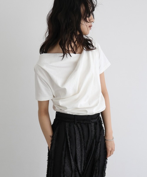 hellam（へラム）の「ドレープデザイン半袖Tシャツ（Tシャツ/カットソー・レディース・ブラック/オフホワイト/オートミール・FREE）」の7枚目の写真