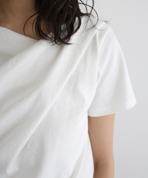 hellam（へラム）の「ドレープデザイン半袖Tシャツ（Tシャツ/カットソー・レディース・ブラック/オフホワイト/オートミール・FREE）」の15枚目の写真