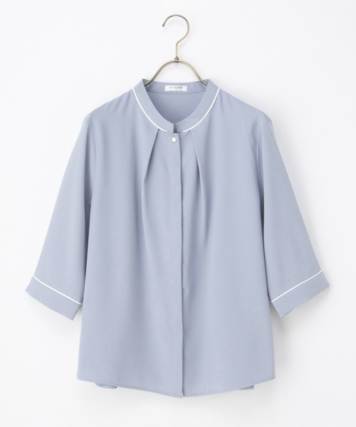 Honeys（ハニーズ）の「６分袖配色バンドカラーブラウス（シャツ/ブラウス・レディース・ネイビー/ホワイト/スモーキーグリーン系/ピンクベージュ/グレイッシュブルー・3L/L/LL/M/S）」の22枚目の写真