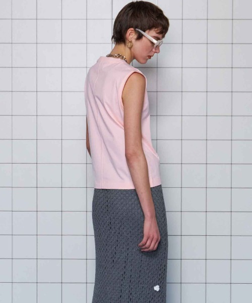 MAISON SPECIAL(メゾンスペシャル)の「Cutoff Sleeveless Tops/カットオフノースリーブトップス【MAISON SPECIAL/メゾンスペシャル】(タンクトップ・レディース・ブラック/チャコールグレー/ホワイト/レッド/グリーン/ピンク・FREE)」の15枚目の写真