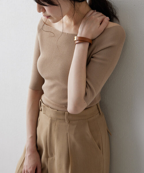 THE PAUSE(ザ ポーズ)の「【THE PAUSE】オフショルハーフスリーブプルオーバー(ニット/セーター・レディース・レッド/ベージュ/ブラック/チャコールグレー・FREE)」の8枚目の写真