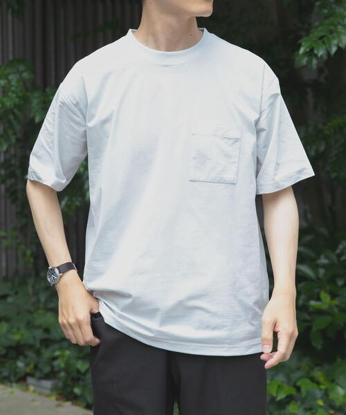 ITEMS URBANRESEARCH（アイテムズ アーバンリサーチ）の「接触冷感ハイストレッチTシャツ（シャツ/ブラウス・メンズ・チャコールグレー/ブラック/ホワイト/ネイビー・MEDIUM/LARGE）」の2枚目の写真