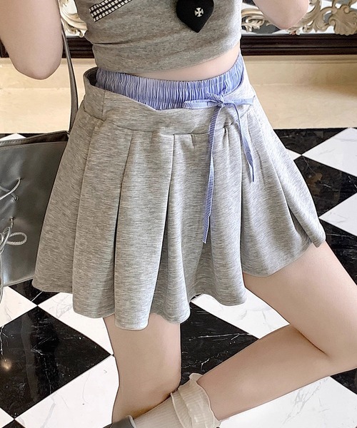 HOOK(フック)の「カジュアルプリーツスカート (SS)(スカート・レディース・ブラック/ネイビー/グレー・SMALL/MEDIUM/LARGE)」の2枚目の写真