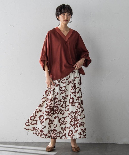 MAYSON GREY(メイソングレイ)の「フラワープリントリラックスサイドギャザーフレアスカート(スカート・レディース・ホワイト系その他/ブラック系その他・M)」の8枚目の写真