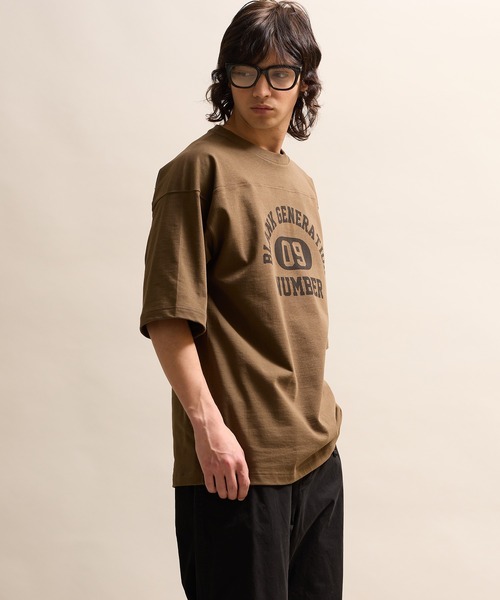 NUMBER (N)INE（ナンバーナイン）の「HEAVY COTTON COLLEGE LOGO FOOTBALL T-SHIRT / ヘビー コットン カレッジロゴ フットボール Tシャツ（Tシャツ/カットソー・メンズ・チャコール/ホワイト/ブラック/カーキ・2/3/4）」の11枚目の写真