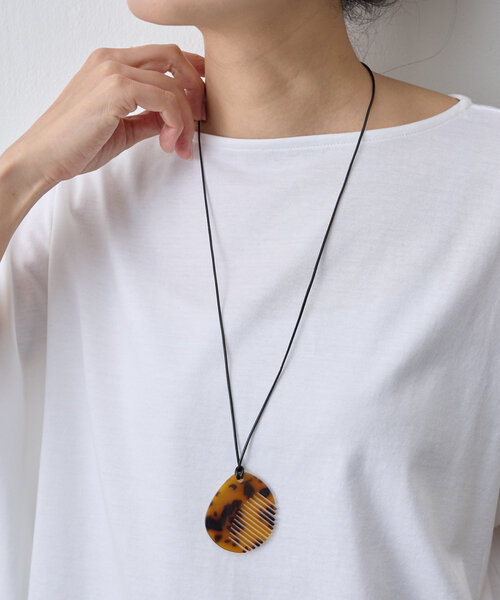 BEARDSLEY（ビアズリー）の「櫛モチーフネックレス（ネックレス・レディース・ブラック・FREE）」の6枚目の写真