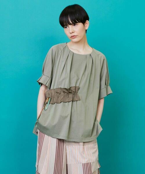 FRAPBOIS(フラボア)の「リボンカット カットソー(Tシャツ/カットソー・レディース・ブラック/カーキ・1)」の1枚目の写真