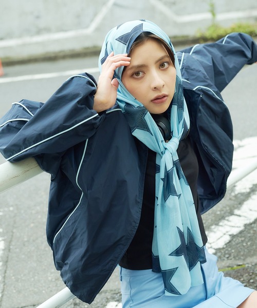 DURAS（デュラス）の「フードスカーフ付2WAYブルゾン（ブルゾン・レディース・ブルー/ブラック・FREE）」の13枚目の写真