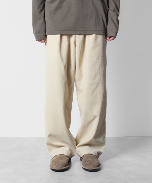 ATTACHMENT（アタッチメント）の「フィンクスコットン コーデュロイ 1タック ワイドトラウザーズ / FINX CO CORDUROY 1TUCK WIDE TROUSERS（その他パンツ・メンズ・ブラック/オフホワイト/キャメル・3/2/1）」の12枚目の写真