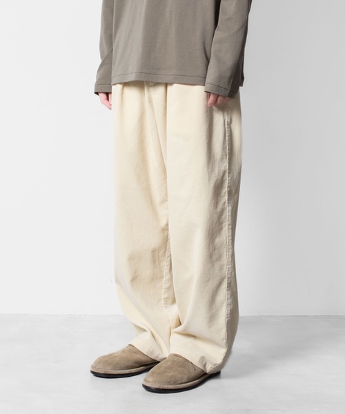 ATTACHMENT（アタッチメント）の「フィンクスコットン コーデュロイ 1タック ワイドトラウザーズ / FINX CO CORDUROY 1TUCK WIDE TROUSERS（その他パンツ・メンズ・ブラック/オフホワイト/キャメル・3/2/1）」の16枚目の写真