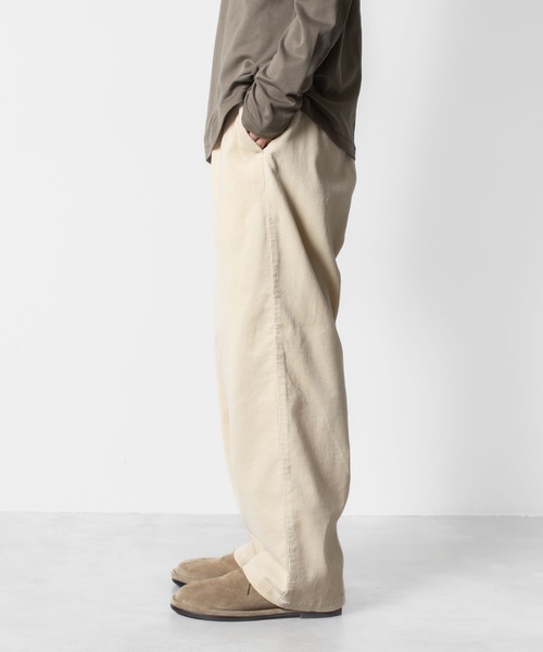 ATTACHMENT（アタッチメント）の「フィンクスコットン コーデュロイ 1タック ワイドトラウザーズ / FINX CO CORDUROY 1TUCK WIDE TROUSERS（その他パンツ・メンズ・ブラック/オフホワイト/キャメル・3/2/1）」の15枚目の写真
