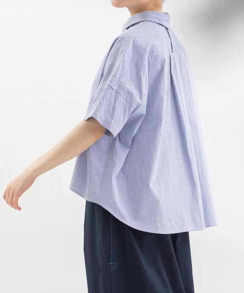 nop de nod(ノップドゥノッド)の「Ciel 後ろボタンダウン半袖シャツ(シャツ/ブラウス・レディース・ベージュ/ネイビー/オフホワイト/ブルー・3)」の9枚目の写真