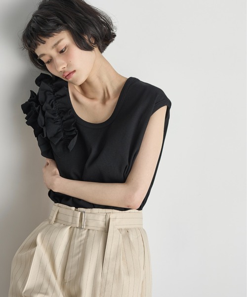 THE YOn(ザヨン)の「アシメラッフルフレンチスリーブリブトップス(Tシャツ/カットソー・レディース・ブラック/アイボリー/モスグリーン/マスタード・FREE)」の5枚目の写真
