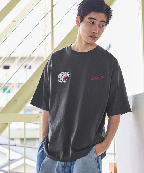 niko and...(ニコアンド)の「ベトジャンモチーフ刺繍Tシャツ(Tシャツ/カットソー・メンズ・チャコール/オフホワイト/カーキ・MEDIUM/LARGE)」の12枚目の写真