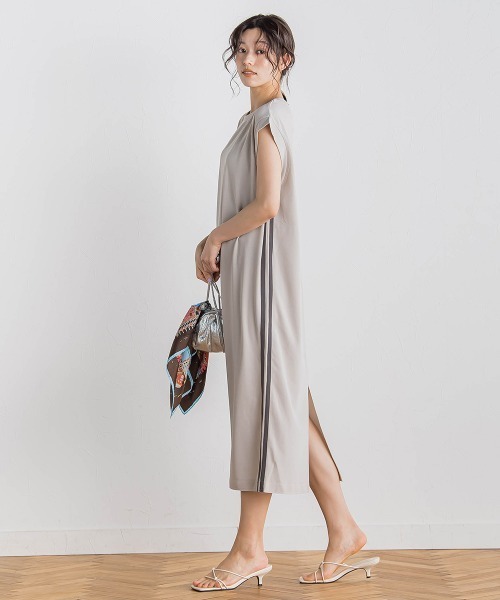 Droite lautreamont(ドロワットロートレアモン)の「【WEB限定】カットジョーゼットサイドラインワンピース≪手洗い可能≫(ワンピース・レディース・ライトグレー/ブラック/ブラウン・M)」の16枚目の写真