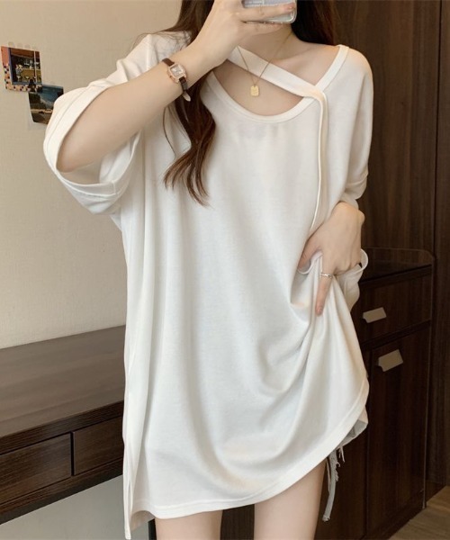 SHEPP（シープ）の「ネックストラップ オーバーサイズ シルエット Tシャツ（Tシャツ/カットソー・レディース・ベージュ/パープル/ブラック/ホワイト・F）」の10枚目の写真
