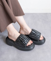 厚底ラウンドボリュームギャザーサンダル