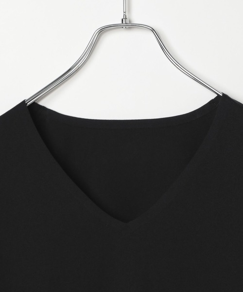 GLOBAL WORK(グローバルワーク)の「やわらかストレッチインナーVネックTシャツ/Fffit エフィット/494505(Tシャツ/カットソー・メンズ・ホワイト/ブラック/ライトベージュ・SMALL/LARGE/X-LARGE/MEDIUM)」の18枚目の写真