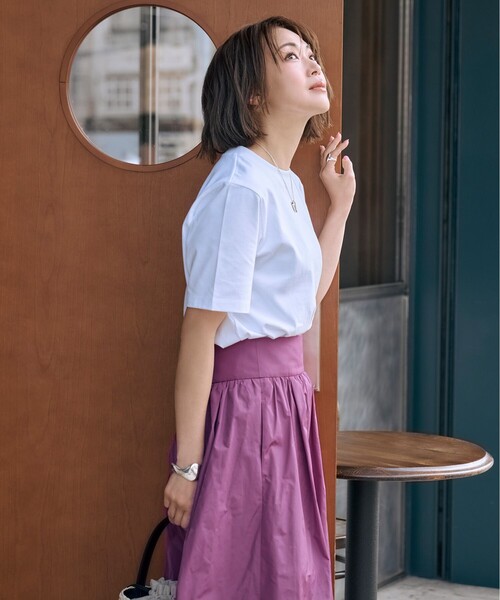ANAYI(アナイ)の「【Saori Oyamada × SLOANE × ANAYI】コットン天竺コンパクトTシャツ(Tシャツ/カットソー・レディース・ブラック系その他/ホワイト/ブラウン・36/38)」の8枚目の写真