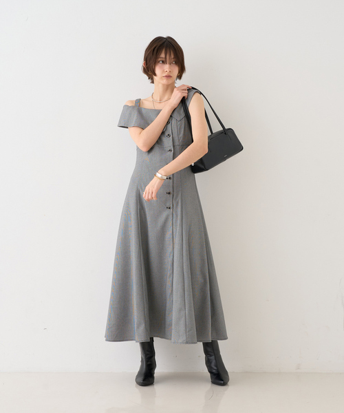 EMMA ROUGE VIF(エマルージュヴィフ)の「【一部店舗限定】アシメショルダーワンピース(ワンピース・レディース・ブラウン/ストライプ・38/36)」の5枚目の写真