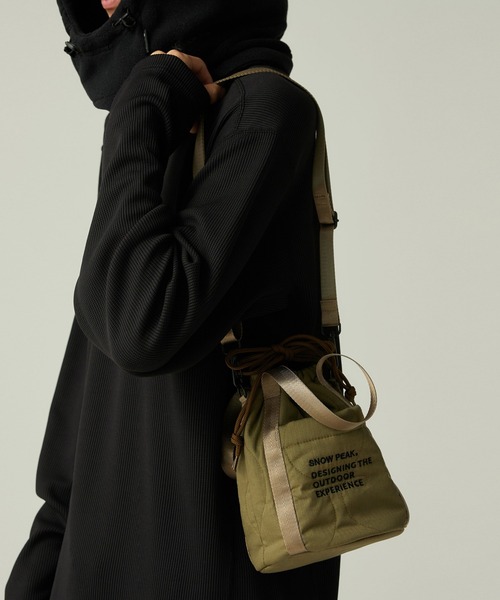 Snow Peak（スノーピーク）の「Snow Peak / Quilted Ripstop Pouch キルティングリップストップポーチ（ショルダーバッグ・メンズ・ブラック/オリーブ・ONE SIZE）」の6枚目の写真