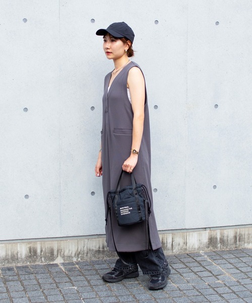 Snow Peak（スノーピーク）の「Snow Peak / Quilted Ripstop Pouch キルティングリップストップポーチ（ショルダーバッグ・メンズ・ブラック/オリーブ・ONE SIZE）」の13枚目の写真