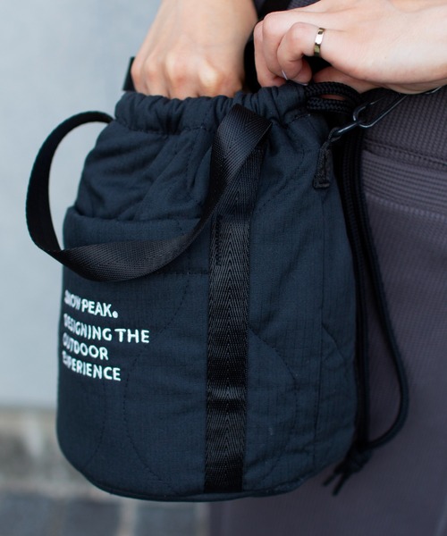Snow Peak（スノーピーク）の「Snow Peak / Quilted Ripstop Pouch キルティングリップストップポーチ（ショルダーバッグ・メンズ・ブラック/オリーブ・ONE SIZE）」の16枚目の写真