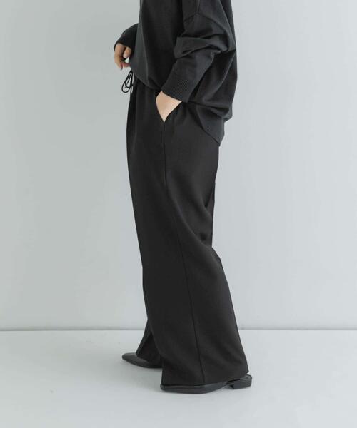 URBAN RESEARCH Sonny Label（アーバンリサーチサニーレーベル）の「タックワイドイージーパンツ（その他パンツ・レディース・ブラック/グレー・38/36）」の6枚目の写真