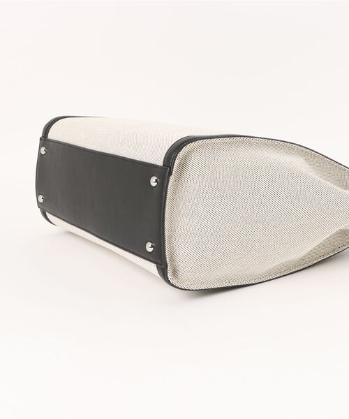 JILL STUART(ジルスチュアート)の「JILL STUART(ジル スチュアート) パネル トート(トートバッグ・レディース・ホワイト×ブラック/ブラック/キャメル・FREE)」の5枚目の写真