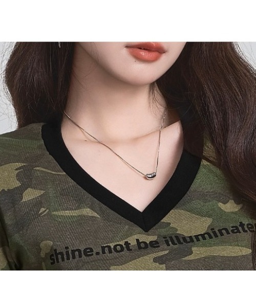 .KOM(ドットコム)の「A'GEM/9 × .kom 『.KOM/ドットケーオーエム』 肩パッド入りカモフラ柄VネックTシャツ(Tシャツ/カットソー・レディース・カーキ/ブルー・FREE)」の20枚目の写真