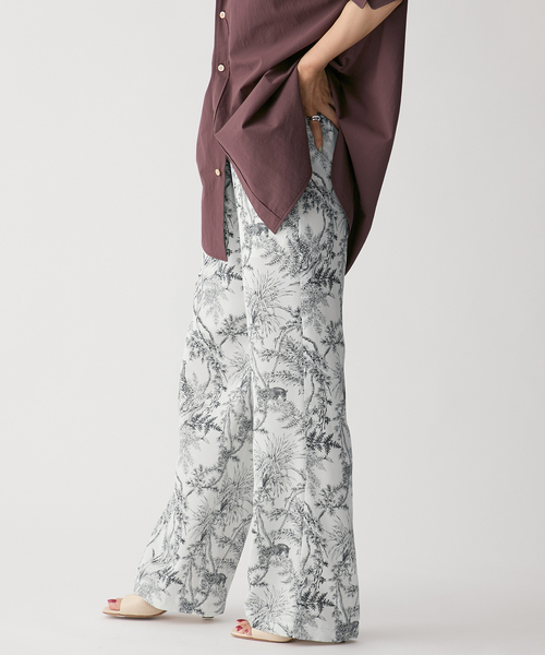 VERMEIL par iena（ヴェルメイユパーイエナ）の「サテンプリントイージーパンツ（その他パンツ・レディース・ベージュ・36/38）」の10枚目の写真