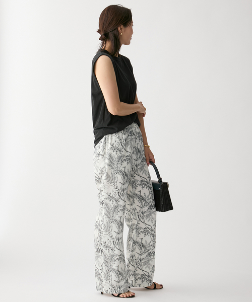 VERMEIL par iena（ヴェルメイユパーイエナ）の「サテンプリントイージーパンツ（その他パンツ・レディース・ベージュ・36/38）」の13枚目の写真