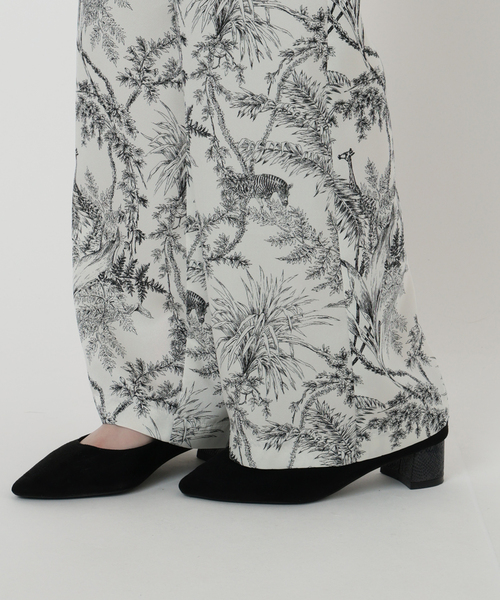 VERMEIL par iena（ヴェルメイユパーイエナ）の「サテンプリントイージーパンツ（その他パンツ・レディース・ベージュ・36/38）」の21枚目の写真