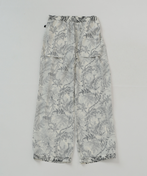 VERMEIL par iena（ヴェルメイユパーイエナ）の「サテンプリントイージーパンツ（その他パンツ・レディース・ベージュ・36/38）」の22枚目の写真