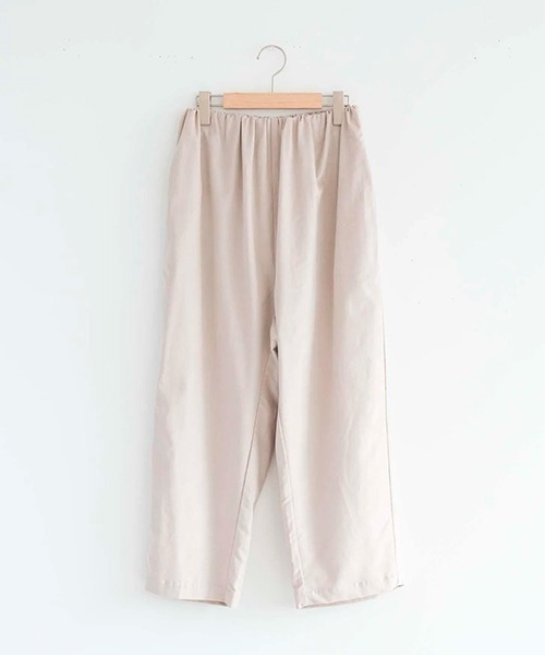 D(ディー)の「エアーコールギャザーパンツ(その他パンツ・レディース・ベージュ/ネイビー・MEDIUM/LARGE)」の5枚目の写真