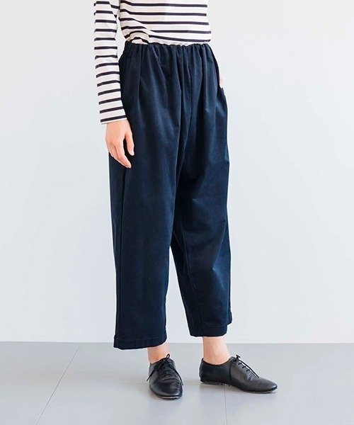 D(ディー)の「エアーコールギャザーパンツ(その他パンツ・レディース・ベージュ/ネイビー・MEDIUM/LARGE)」の9枚目の写真
