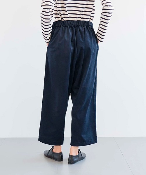 D(ディー)の「エアーコールギャザーパンツ(その他パンツ・レディース・ベージュ/ネイビー・MEDIUM/LARGE)」の14枚目の写真