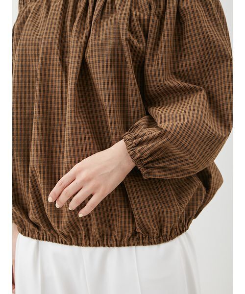 Mila Owen（ミラオーウェン）の「後リボンボリュームオフショルブラウス（シャツ/ブラウス・レディース・ブラック/ホワイト/キャメル・0/1）」の7枚目の写真