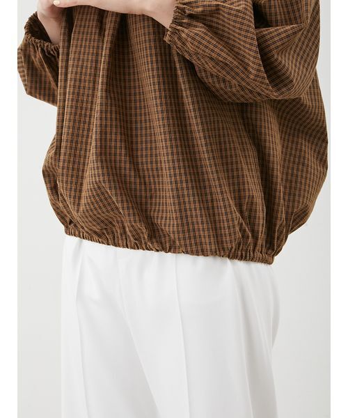 Mila Owen（ミラオーウェン）の「後リボンボリュームオフショルブラウス（シャツ/ブラウス・レディース・ブラック/ホワイト/キャメル・0/1）」の8枚目の写真