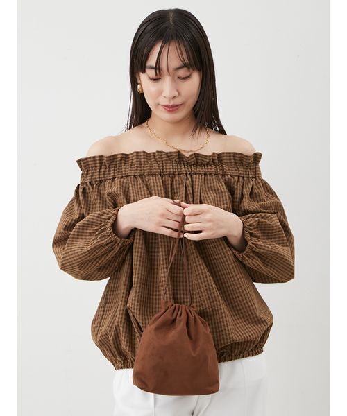 Mila Owen（ミラオーウェン）の「後リボンボリュームオフショルブラウス（シャツ/ブラウス・レディース・ブラック/ホワイト/キャメル・0/1）」の12枚目の写真