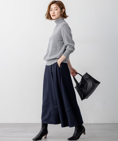 23区 L(ニジュウサンクオオキイサイズ)の「ピュアカシミヤ タートルネック ニット(ニット/セーター・レディース・オレンジ系/スカイブルー系/ライトグレー系/黄土色系/ブルー系/イエロー系・46/44)」の7枚目の写真
