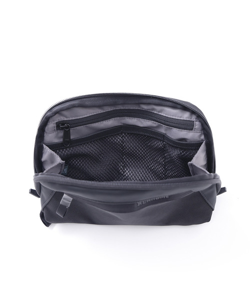 CHROME（クローム）の「［ CHROME / クローム ］AXCEL CABLE POUCH BK_BLACK / アクセル ケーブルポーチ ブラック 耐水 ガジェットケース（ポーチ・メンズ・ブラック・FREE）」の16枚目の写真