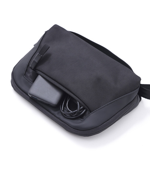 CHROME（クローム）の「［ CHROME / クローム ］AXCEL CABLE POUCH BK_BLACK / アクセル ケーブルポーチ ブラック 耐水 ガジェットケース（ポーチ・メンズ・ブラック・FREE）」の7枚目の写真