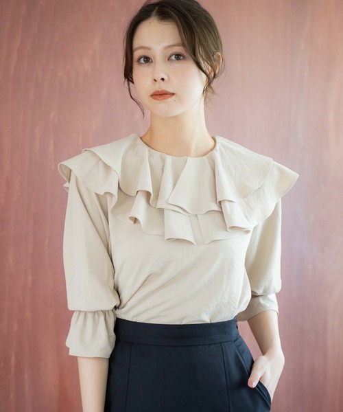 NOELA(ノエラ)の「フリルカラーブラウス(シャツ/ブラウス・レディース・ベージュ/オフホワイト/グレー・フリー)」の4枚目の写真