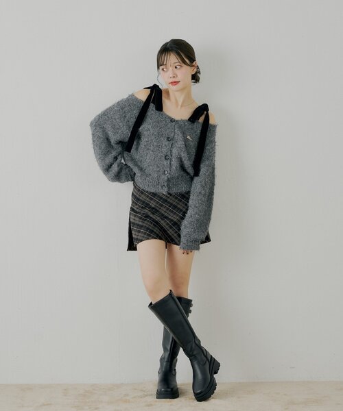 Chico（チコ）の「【ブローチ取外し可】ベロアリボンルーズニットカーディガン（カーディガン/ボレロ・レディース・ベージュ/チャコールグレー/グレー/アイボリー/ブラウン/ホワイト系その他/ピンク・FREE）」の12枚目の写真