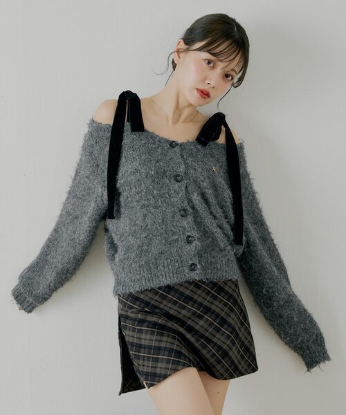 Chico（チコ）の「【ブローチ取外し可】ベロアリボンルーズニットカーディガン（カーディガン/ボレロ・レディース・ベージュ/チャコールグレー/グレー/アイボリー/ブラウン/ホワイト系その他/ピンク・FREE）」の14枚目の写真