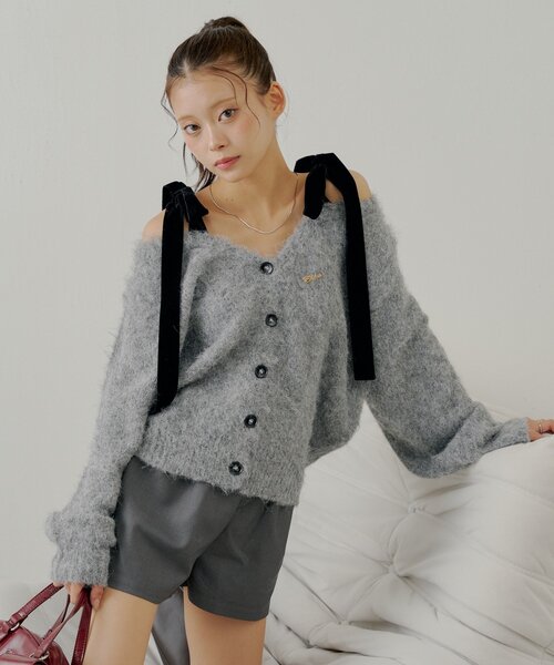 Chico（チコ）の「【ブローチ取外し可】ベロアリボンルーズニットカーディガン（カーディガン/ボレロ・レディース・ベージュ/チャコールグレー/グレー/アイボリー/ブラウン/ホワイト系その他/ピンク・FREE）」の22枚目の写真