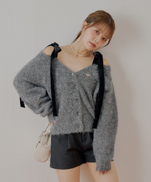 Chico（チコ）の「【ブローチ取外し可】ベロアリボンルーズニットカーディガン（カーディガン/ボレロ・レディース・ベージュ/チャコールグレー/グレー/アイボリー/ブラウン/ホワイト系その他/ピンク・FREE）」の8枚目の写真